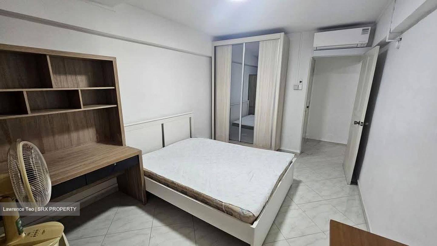 Blk 240 Yishun Ring Road (Yishun), HDB 5 Rooms #577313621